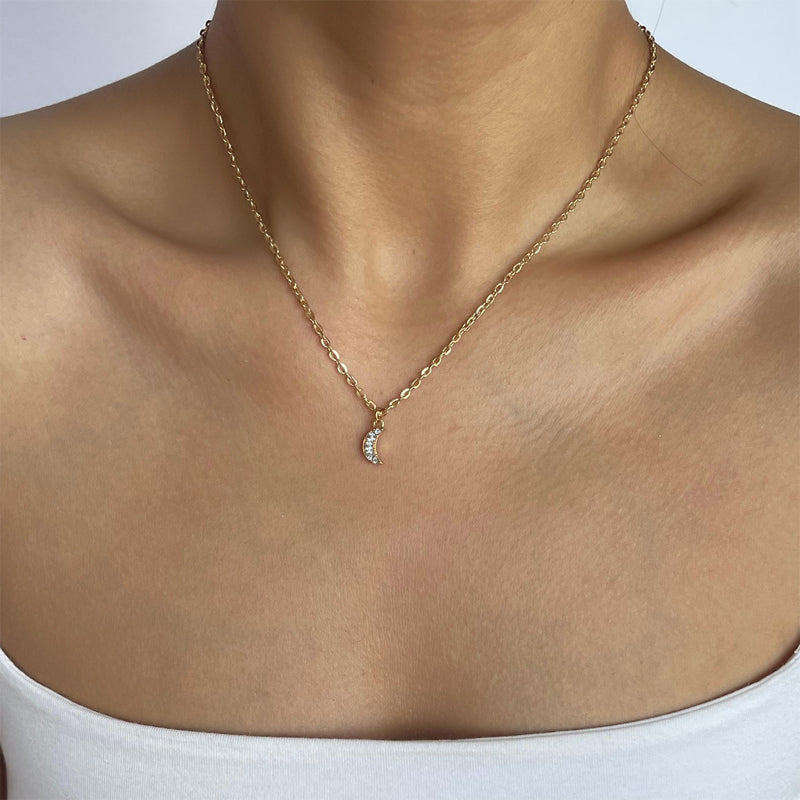 rhinestone pendant necklace